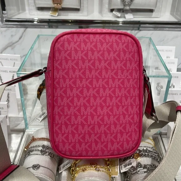 Michael Kors Jet Set Medium Signature Logo Crossbody Bag
COLOR DRAGONFRUT - Picture 6 of 16